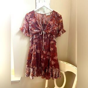 DRESS FORUM LOS ANGELES Size Small Soft & velvety Floral Ruffle Dress!